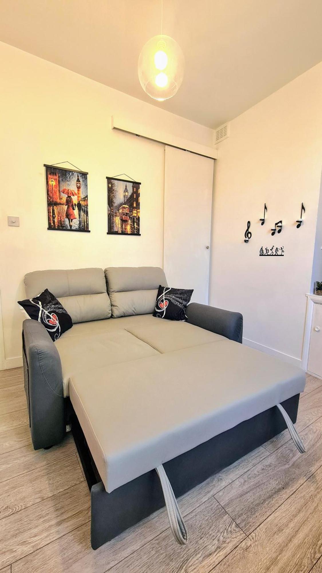 Apartamento Beethoven St One Bedroom Flat - 3 Beds Up To 4 Adults *