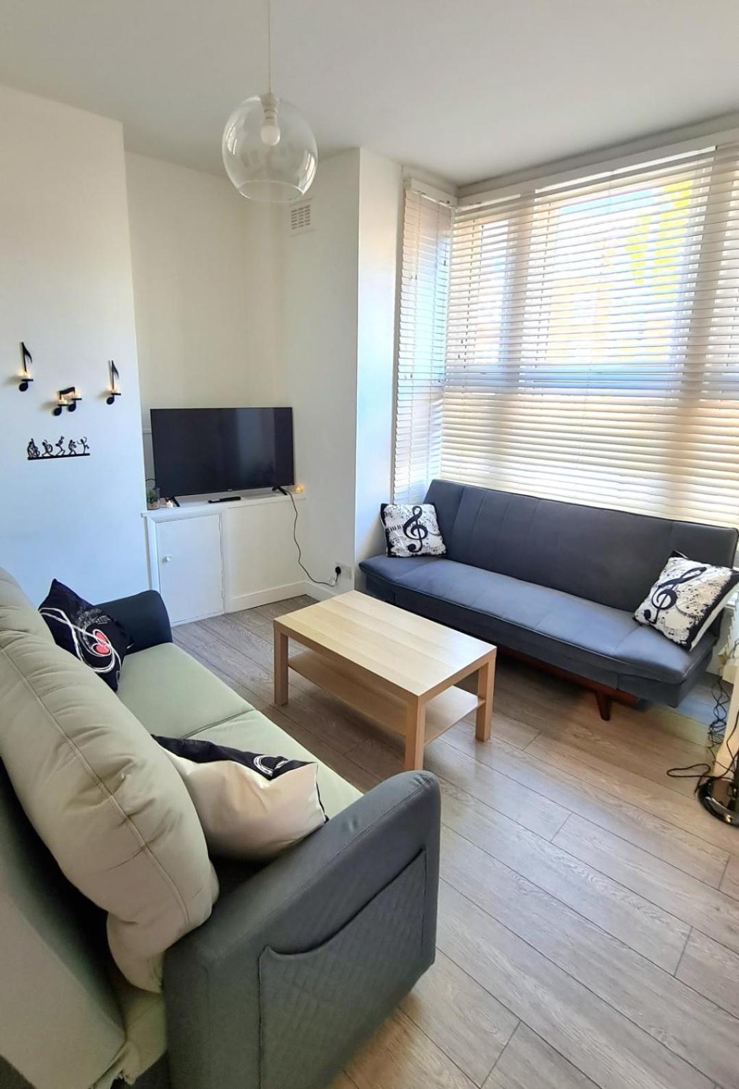 Beethoven St One Bedroom Flat - 3 Beds Up To 4 Adults Apartamento