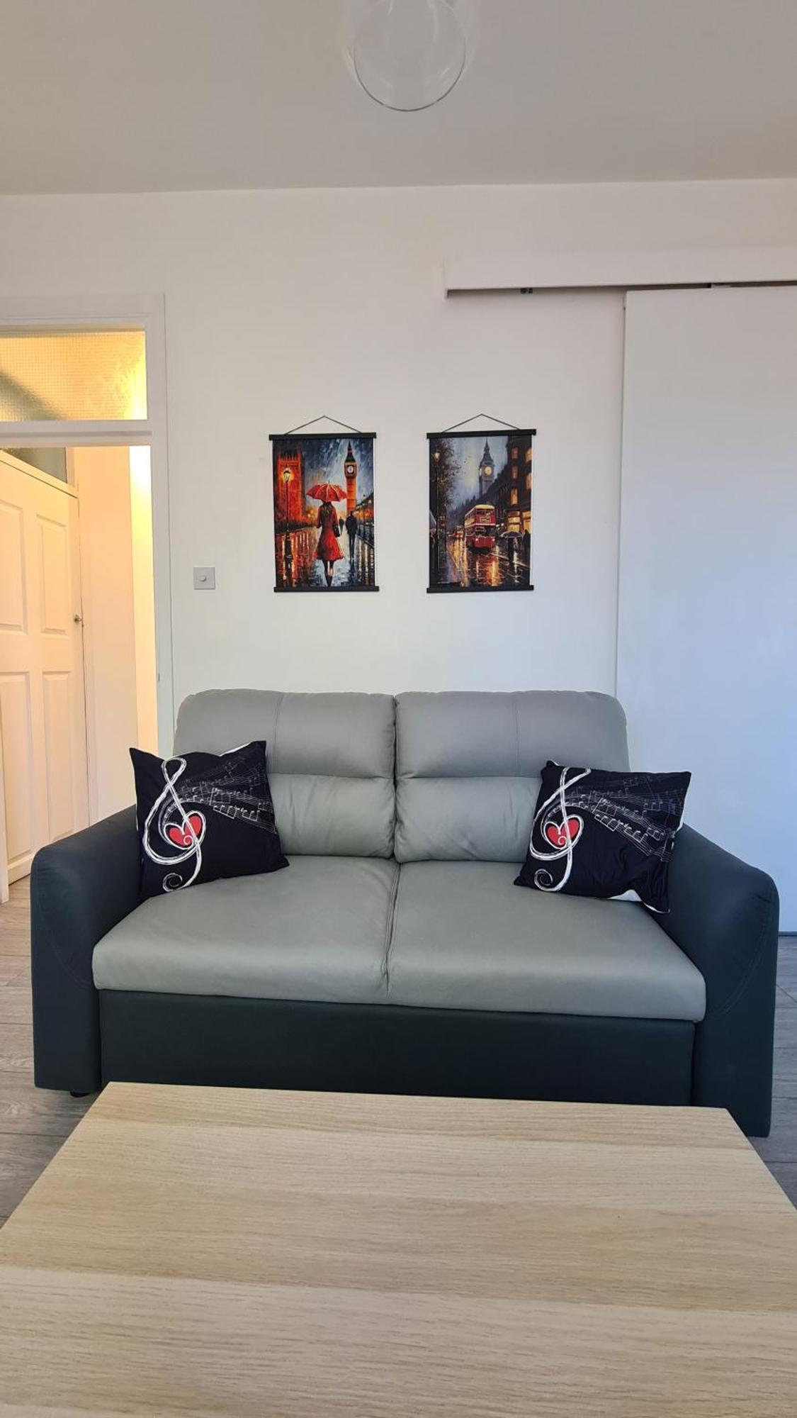 Apartamento Beethoven St One Bedroom Flat - 3 Beds Up To 4 Adults *