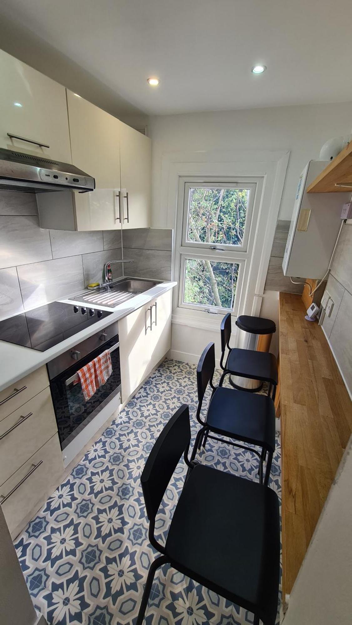 Apartamento Beethoven St One Bedroom Flat - 3 Beds Up To 4 Adults *